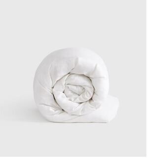 Quince TWIN Duvet Insert Ultra Warm  Premium Down Alternative Comforter NEW